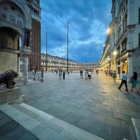 San Marco Luxury Apartments Steps From St Marks Венеция Екстериор снимка